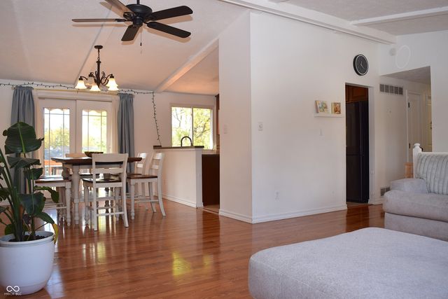 8059 Harvest Lane, Indianapolis, IN 46256