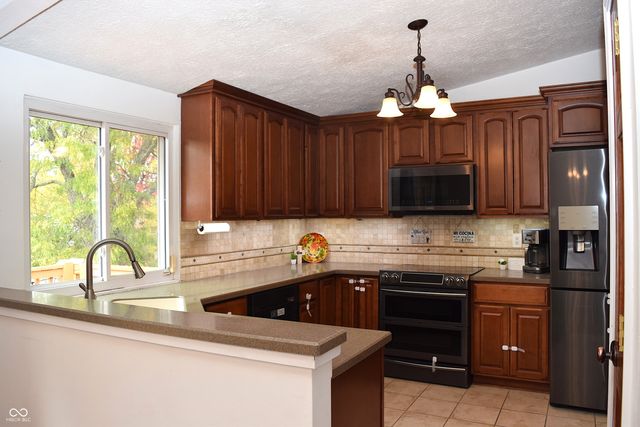 8059 Harvest Lane, Indianapolis, IN 46256