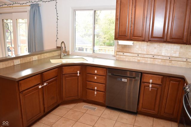 8059 Harvest Lane, Indianapolis, IN 46256