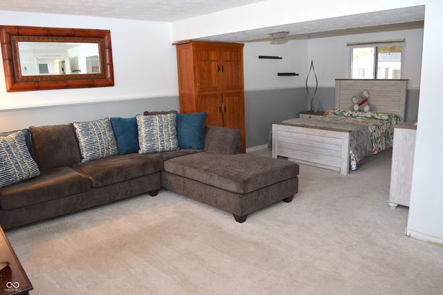 8059 Harvest Lane, Indianapolis, IN 46256