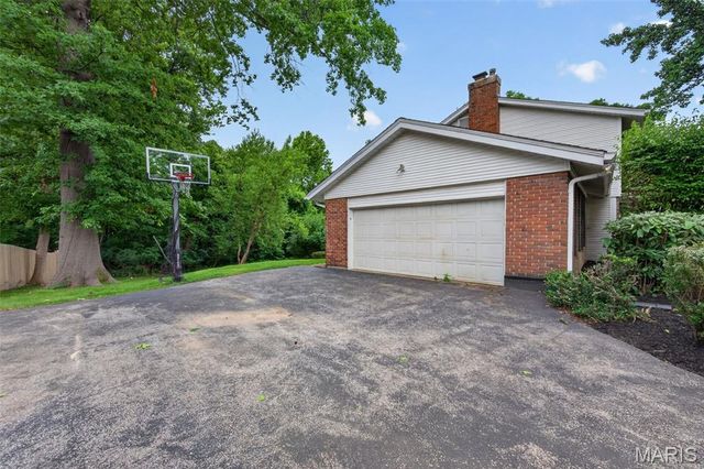 223 Trailtop Court, Chesterfield, MO 63017