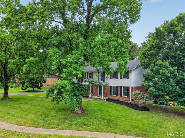 223 Trailtop Court, Chesterfield, MO 63017