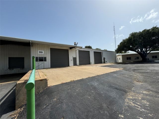 2005 Tile Factory Road, Palestine, TX 75801