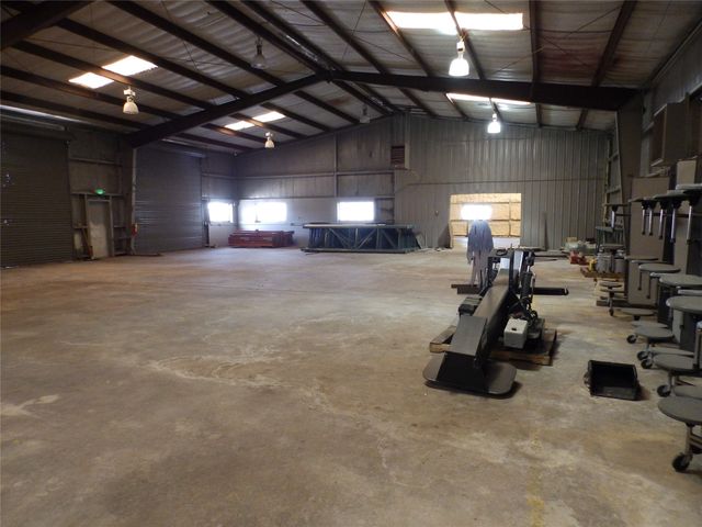 2005 Tile Factory Road, Palestine, TX 75801