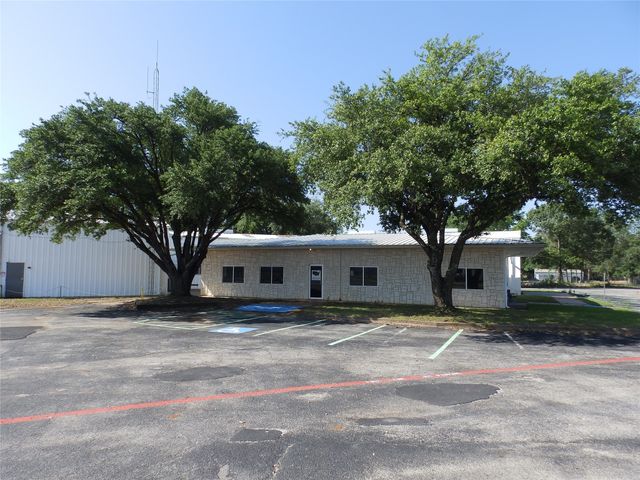 2005 Tile Factory Road, Palestine, TX 75801