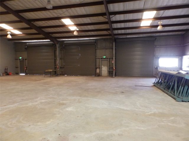 2005 Tile Factory Road, Palestine, TX 75801