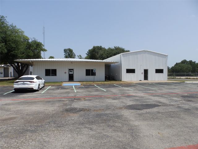2005 Tile Factory Road, Palestine, TX 75801