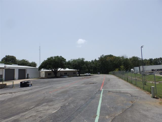 2005 Tile Factory Road, Palestine, TX 75801