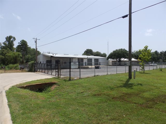 2005 Tile Factory Road, Palestine, TX 75801