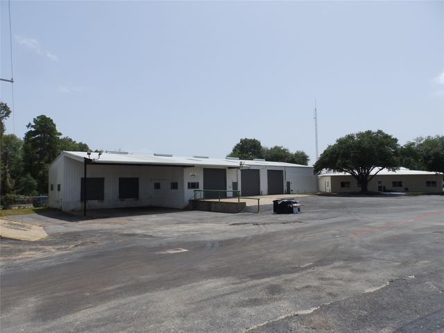 2005 Tile Factory Road, Palestine, TX 75801