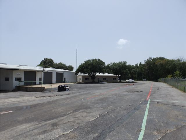 2005 Tile Factory Road, Palestine, TX 75801