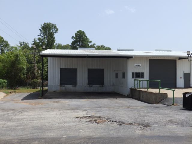 2005 Tile Factory Road, Palestine, TX 75801