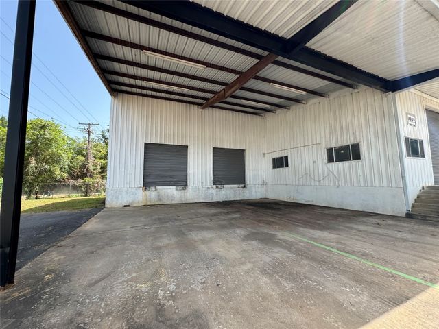 2005 Tile Factory Road, Palestine, TX 75801
