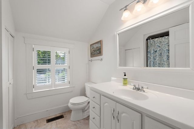 8 Avon Rd, Wellesley, MA 02482