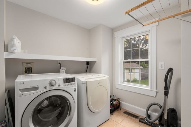 8 Avon Rd, Wellesley, MA 02482