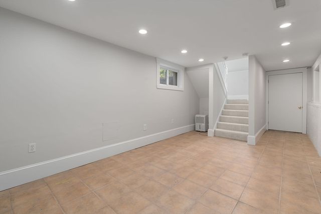 8 Avon Rd, Wellesley, MA 02482