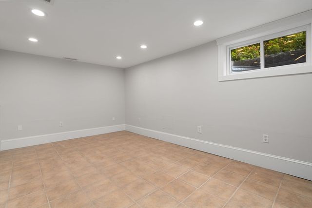 8 Avon Rd, Wellesley, MA 02482
