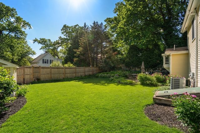 8 Avon Rd, Wellesley, MA 02482