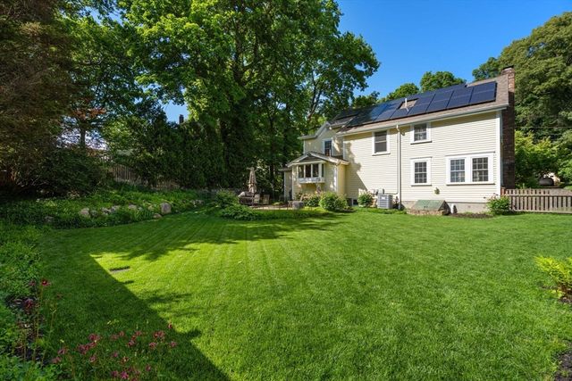 8 Avon Rd, Wellesley, MA 02482