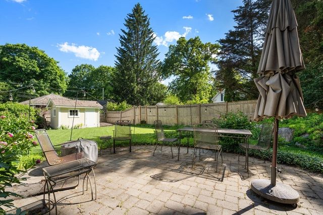 8 Avon Rd, Wellesley, MA 02482