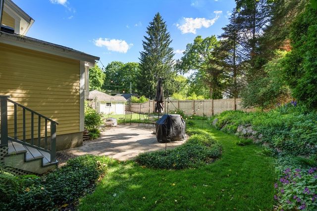 8 Avon Rd, Wellesley, MA 02482