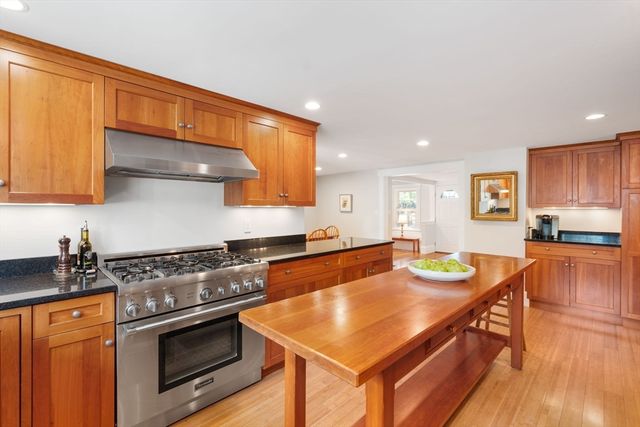 8 Avon Rd, Wellesley, MA 02482