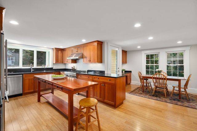 8 Avon Rd, Wellesley, MA 02482