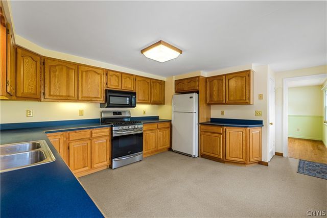 65 Sherrill Lane, New Hartford, NY 13413