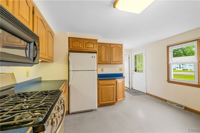65 Sherrill Lane, New Hartford, NY 13413