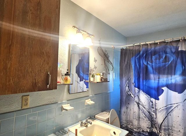 402 Sailfish Street, Jones Creek, TX 77541