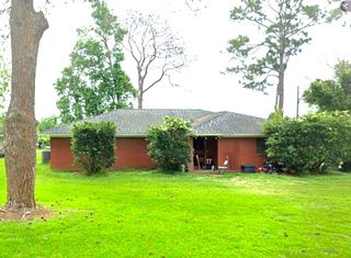 402 Sailfish Street, Jones Creek, TX 77541