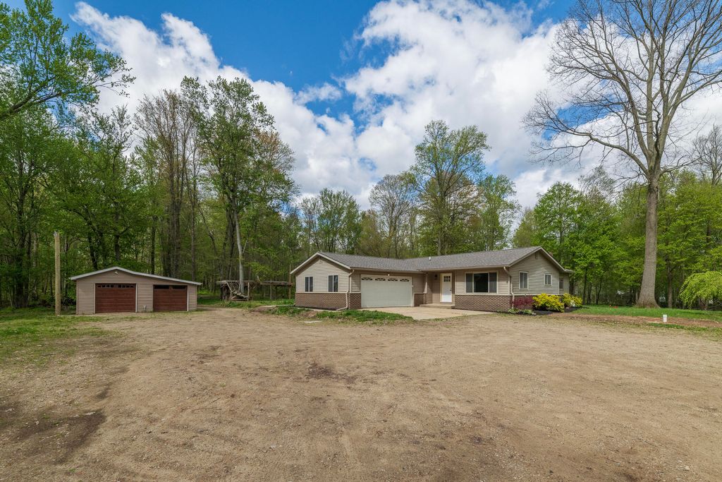 38338 64th Avenue, Paw Paw Twp, MI 49079