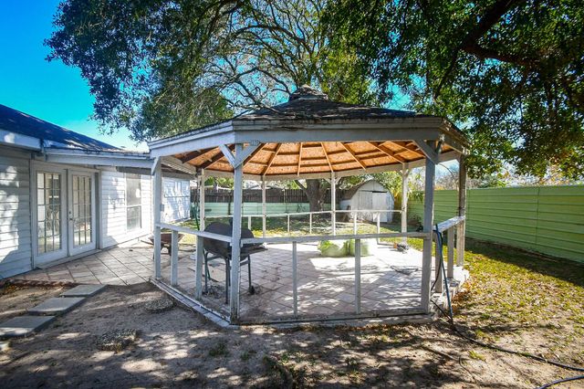 11443 Newbrook Drive, Houston, TX 77072