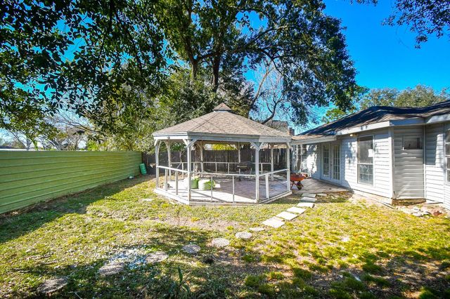 11443 Newbrook Drive, Houston, TX 77072