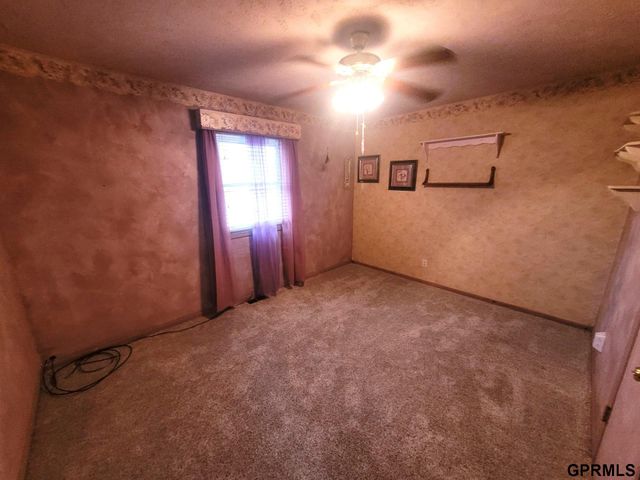 410 Robinson Avenue, Bellevue, NE 68005