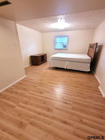 410 Robinson Avenue, Bellevue, NE 68005