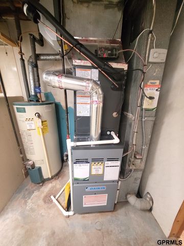 410 Robinson Avenue, Bellevue, NE 68005