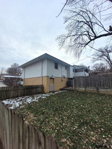 410 Robinson Avenue, Bellevue, NE 68005