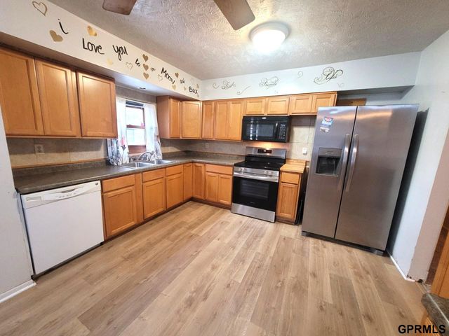 410 Robinson Avenue, Bellevue, NE 68005