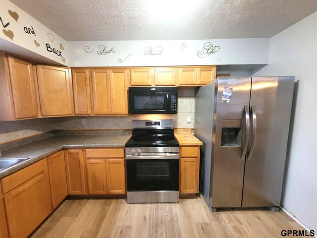 410 Robinson Avenue, Bellevue, NE 68005