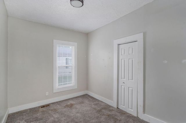 1957 W High Street, Springfield, MO 65803