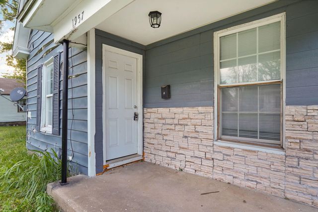 1957 W High Street, Springfield, MO 65803