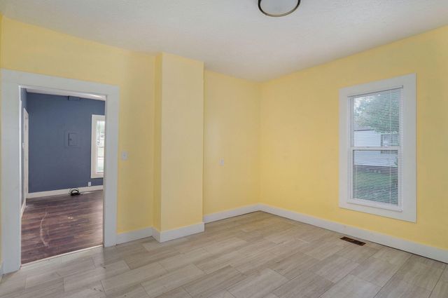 1957 W High Street, Springfield, MO 65803