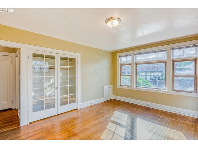 4025 Se HAWTHORNE Blvd, Portland, OR 97214