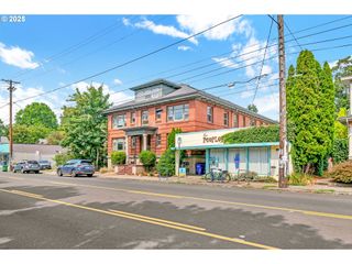 4025 Se HAWTHORNE Blvd, Portland, OR 97214