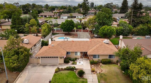 3707 Panorama Drive, Bakersfield, CA 93306