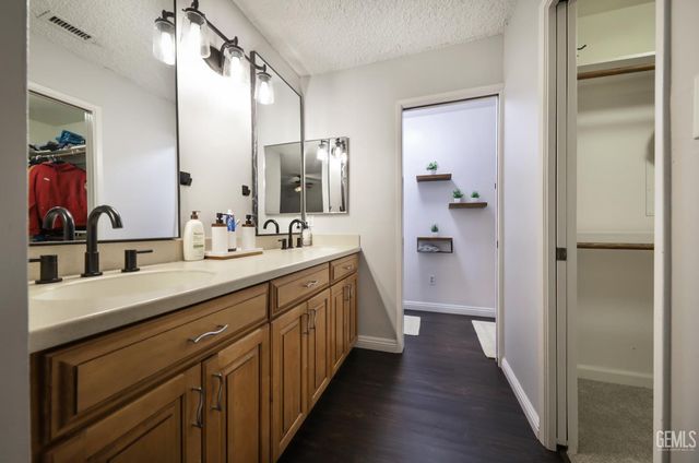 3707 Panorama Drive, Bakersfield, CA 93306