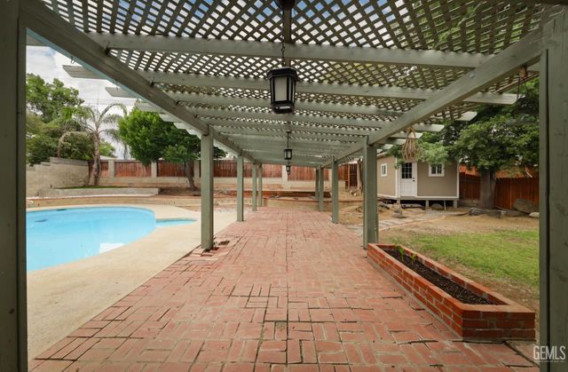 3707 Panorama Drive, Bakersfield, CA 93306