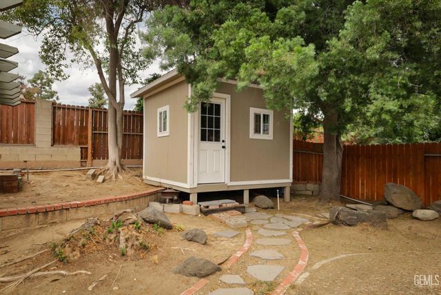 3707 Panorama Drive, Bakersfield, CA 93306