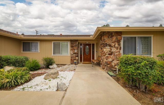 3707 Panorama Drive, Bakersfield, CA 93306